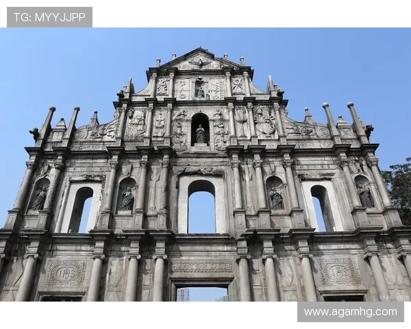 澳门带皇冠的大楼旅游指南：探索澳门最具标志性的皇冠建筑及其背后故事
